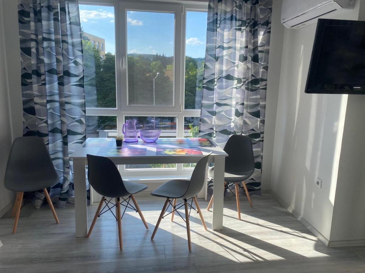 Уютен Нов Апартамент - Стара Загора С Две Спални Apartman Kültér fotó