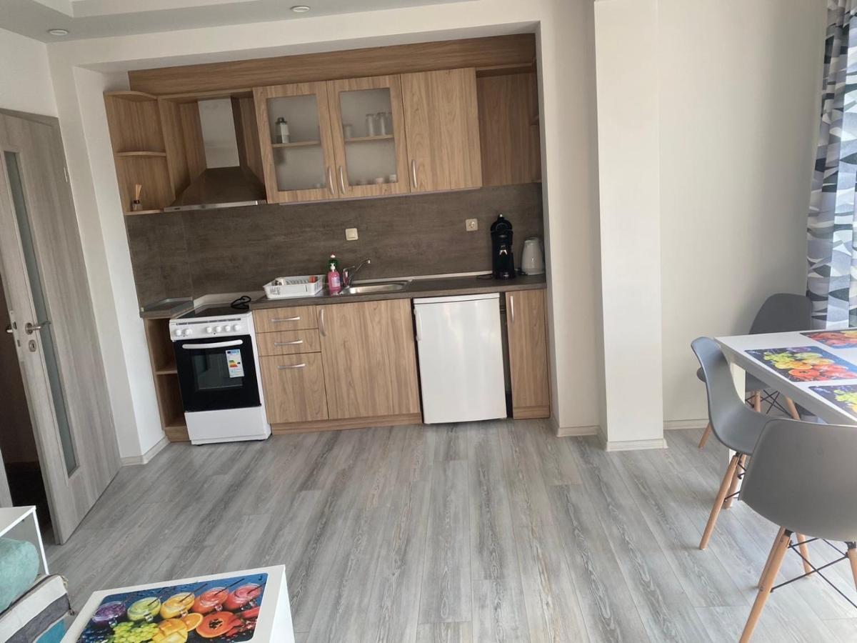 Уютен Нов Апартамент - Стара Загора С Две Спални Apartman Kültér fotó
