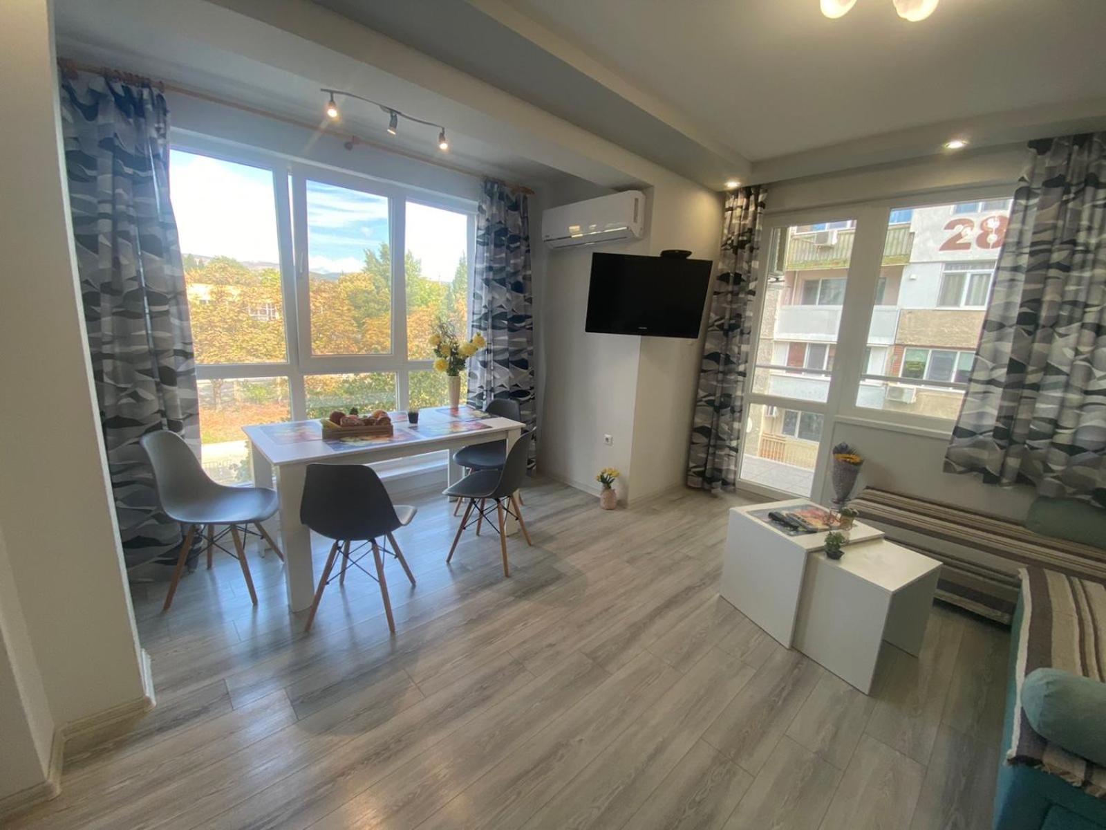 Уютен Нов Апартамент - Стара Загора С Две Спални Apartman Kültér fotó
